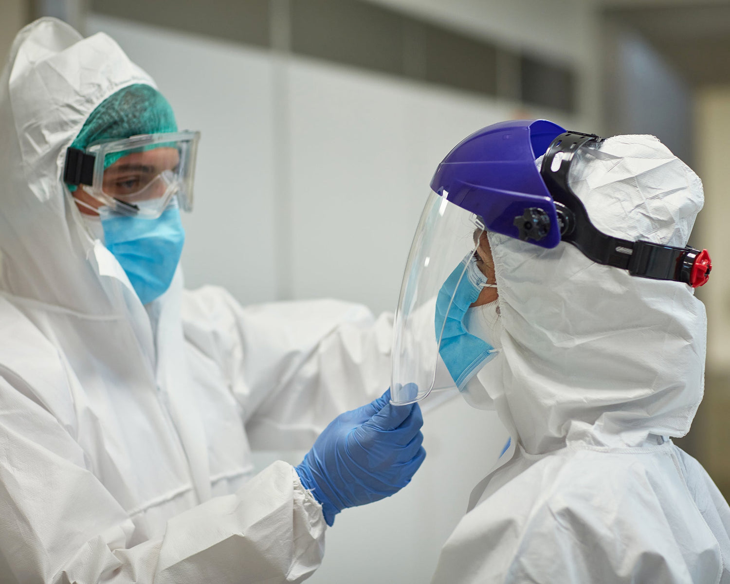 Day-Impex supplies a range of Cryogenic and Specialist Personal Protective Equipment for use in conjunction with their DILVAC range of Dewar Flasks used for storing and transporting liquid nitrogen and other liquefied gases.
